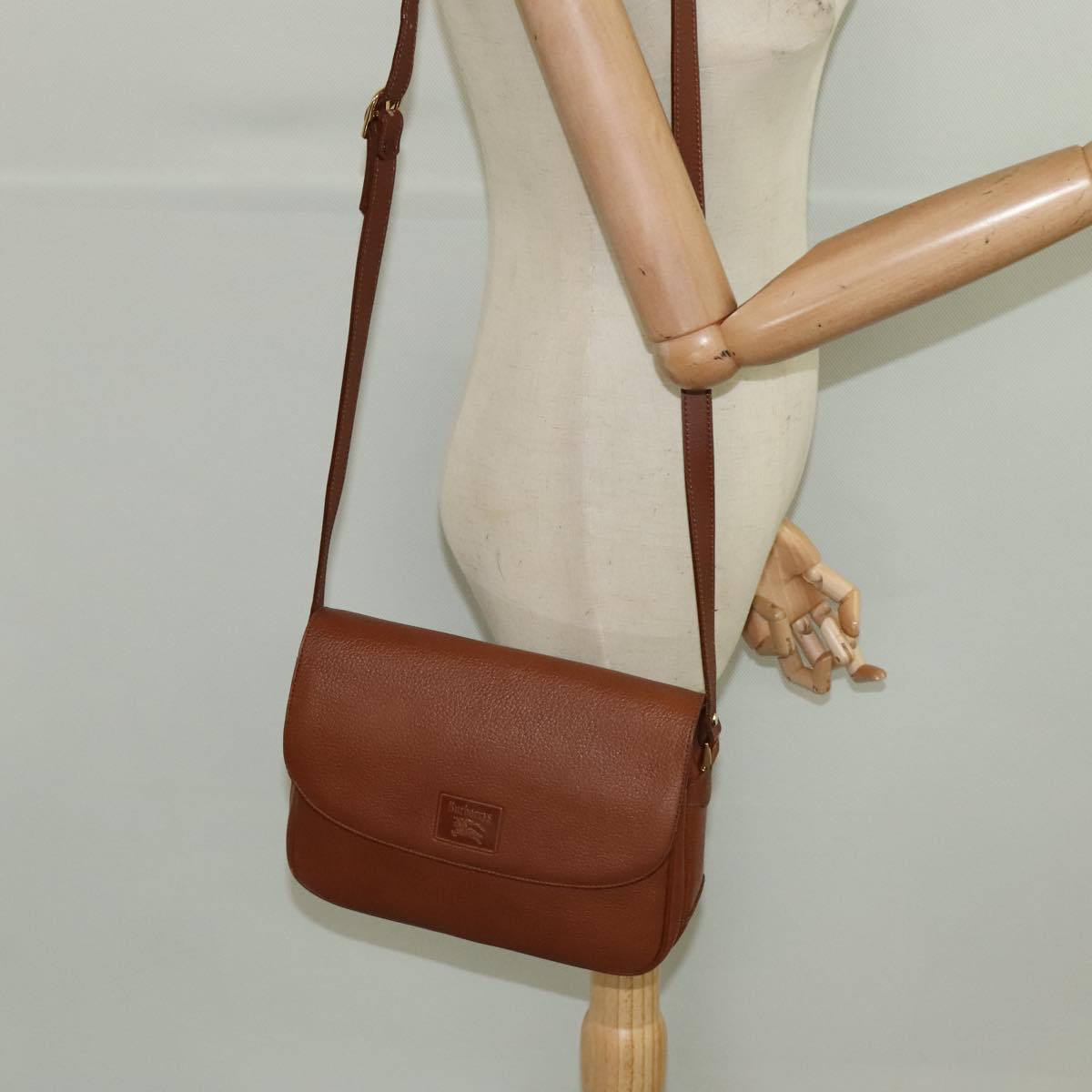 Burberrys Shoulder Bag Leather Gold Brown Auth ep6147