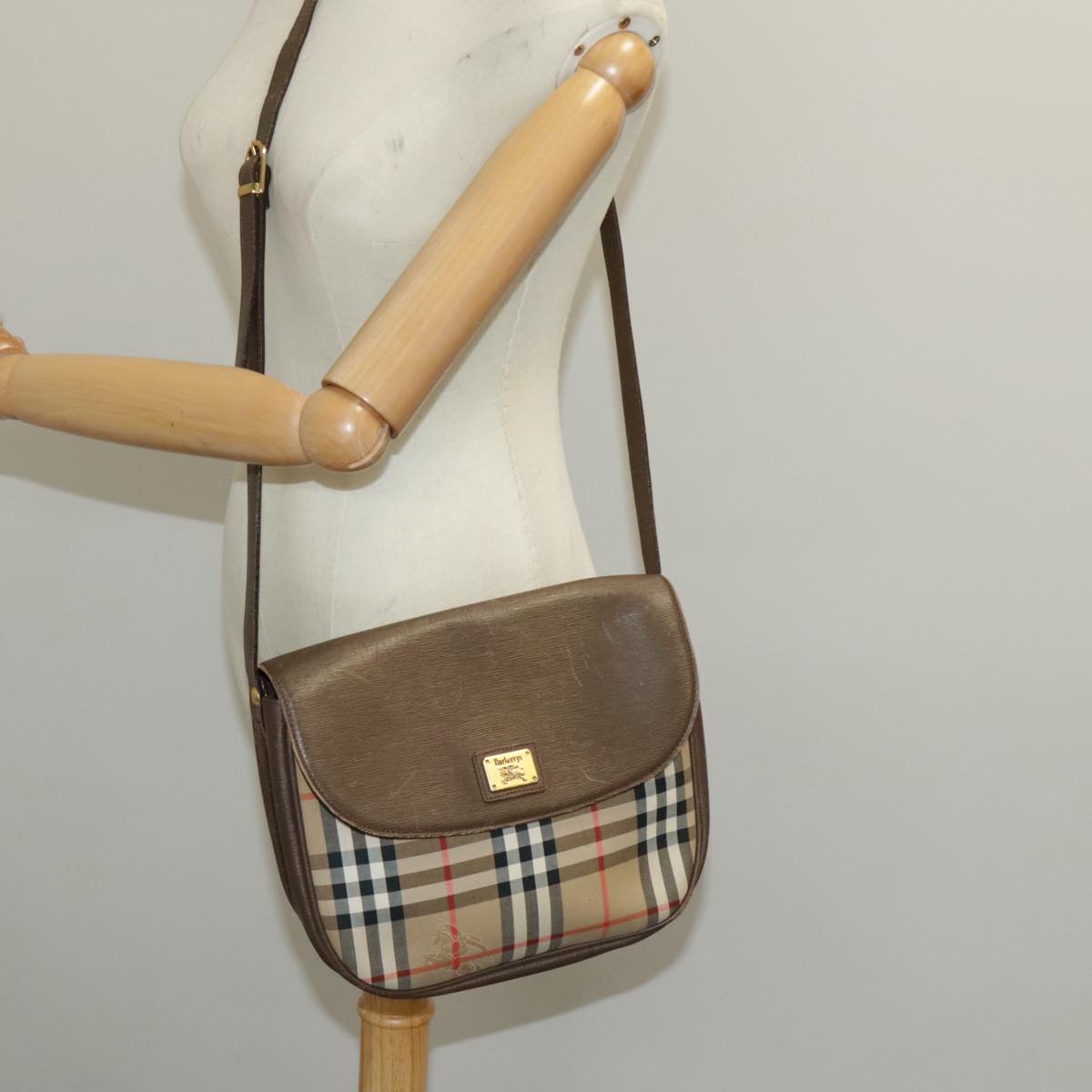 Burberrys Nova Check Shoulder Bag Canvas Beige Brown Gold Auth ep6160