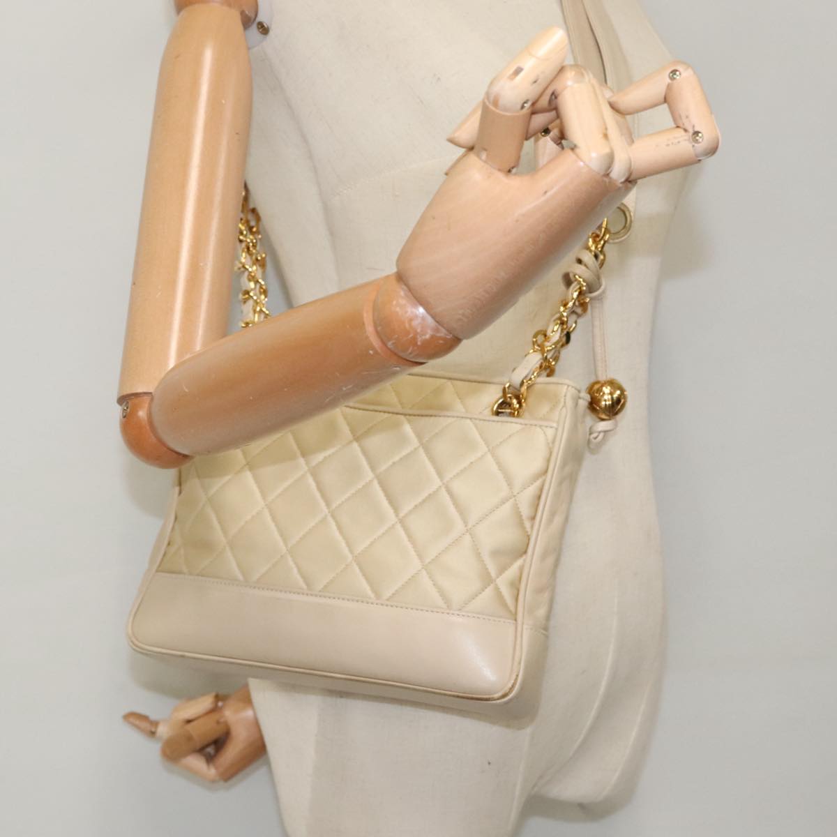 CHANEL Matelasse Chain Shoulder Bag Satin Beige Gold CC Auth ep6261