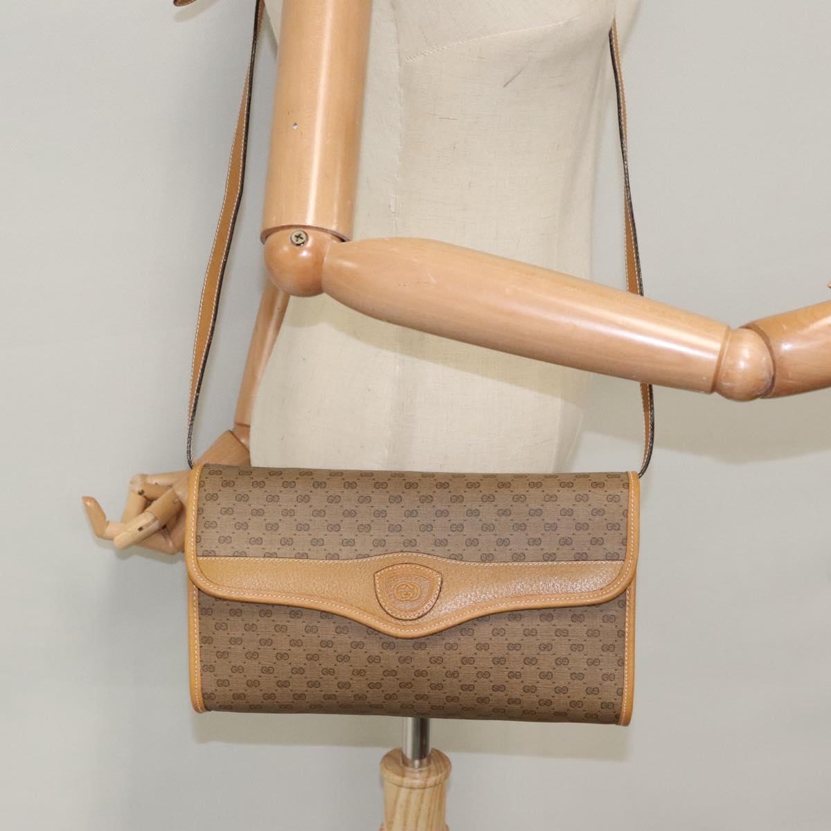 GUCCI Micro GG Supreme Shoulder Bag PVC Beige Gold Auth ep6309