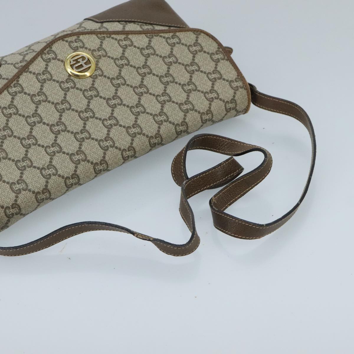 GUCCI GG Plus Supreme Shoulder Bag PVC Beige Gold Auth ep6338