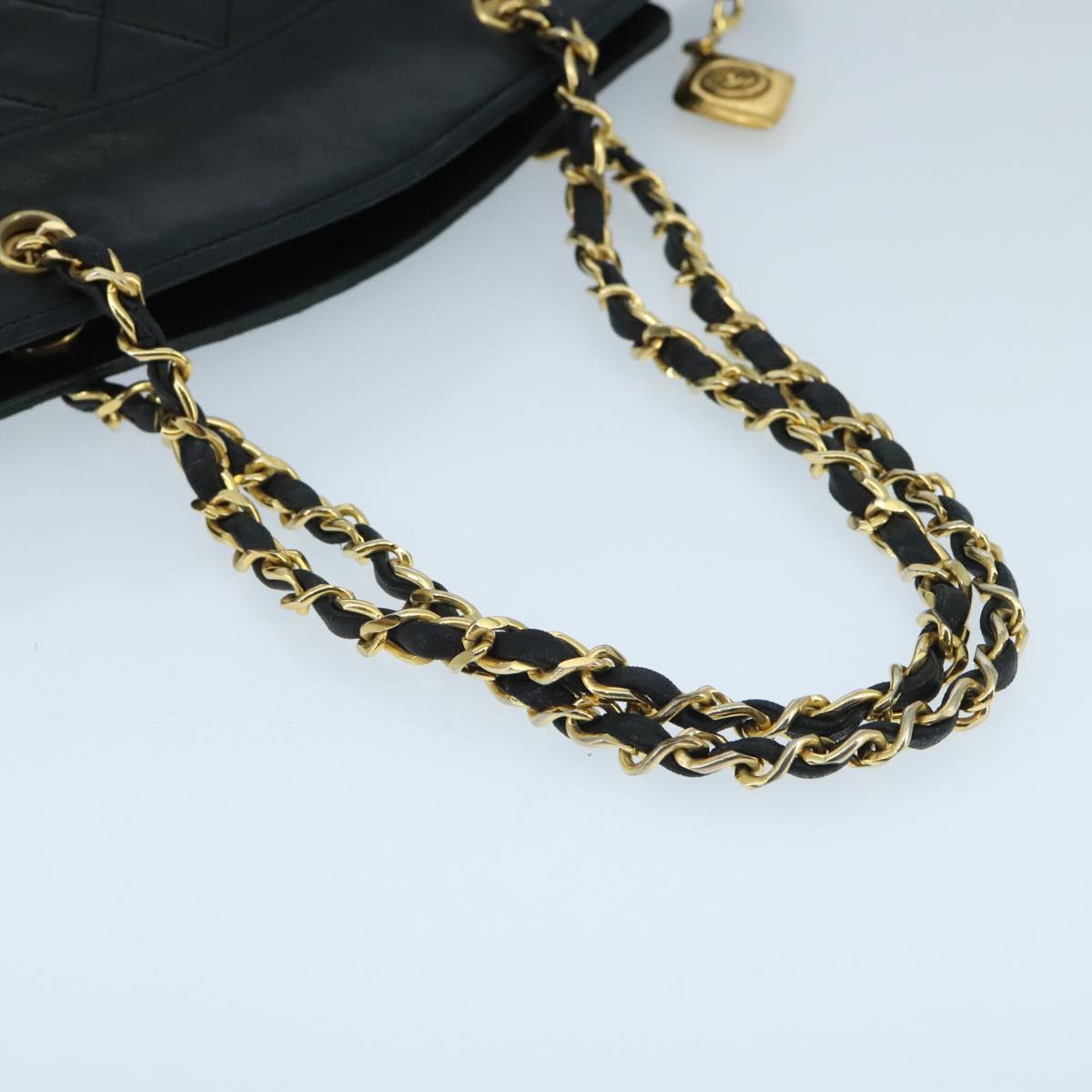 CHANEL Matelasse Chain Hand Bag Lamb Skin Navy Gold CC Auth ep6416