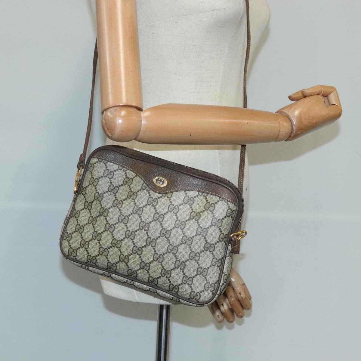 GUCCI GG Supreme Shoulder Bag PVC Leather Beige Gold 97 02 068 Auth ep6599