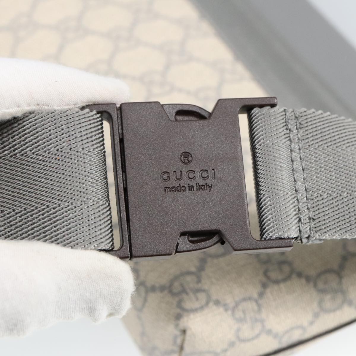 GUCCI GG Supreme Waist bag PVC White Silver 353435 Auth ep6647