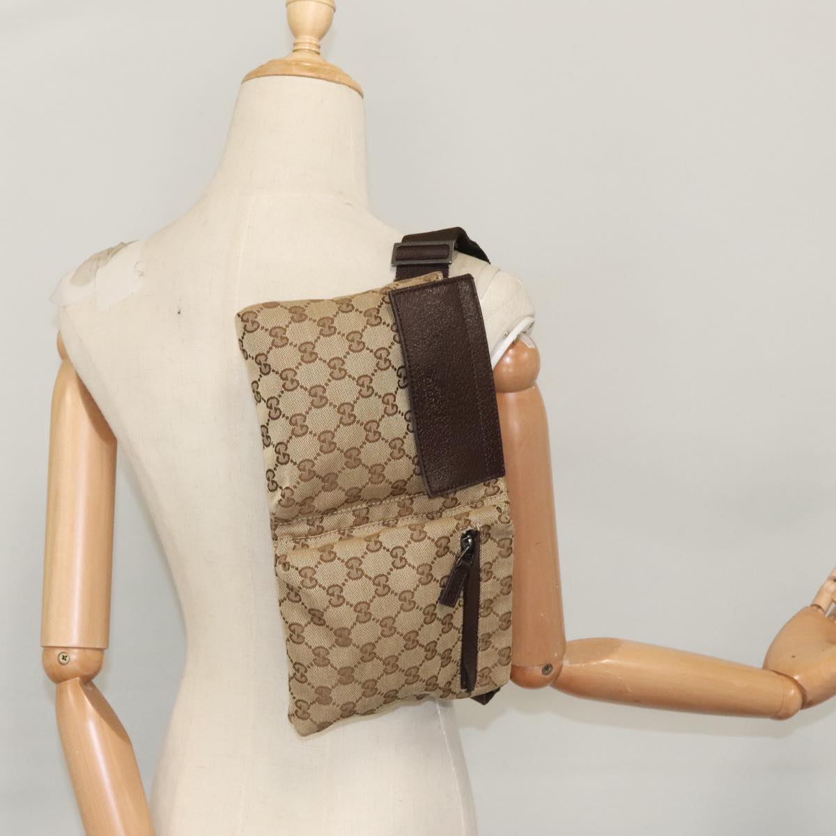 GUCCI GG Canvas Waist bag Beige Silver 28566 Auth ep6652