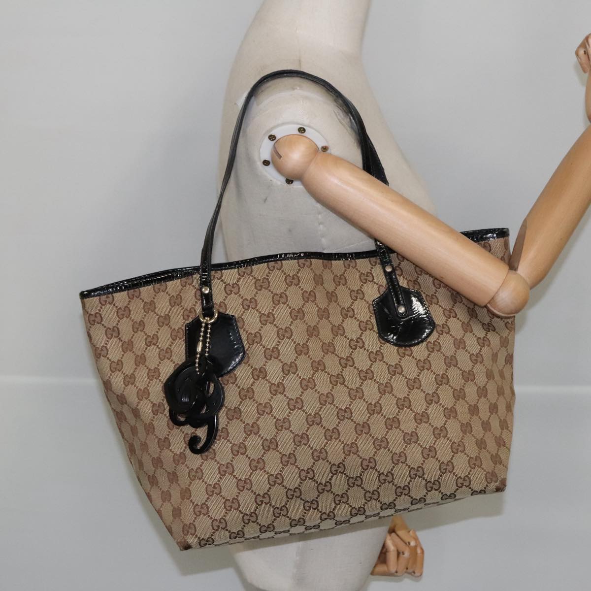 GUCCI GG Canvas Tote Bag Beige Black Auth ep6801