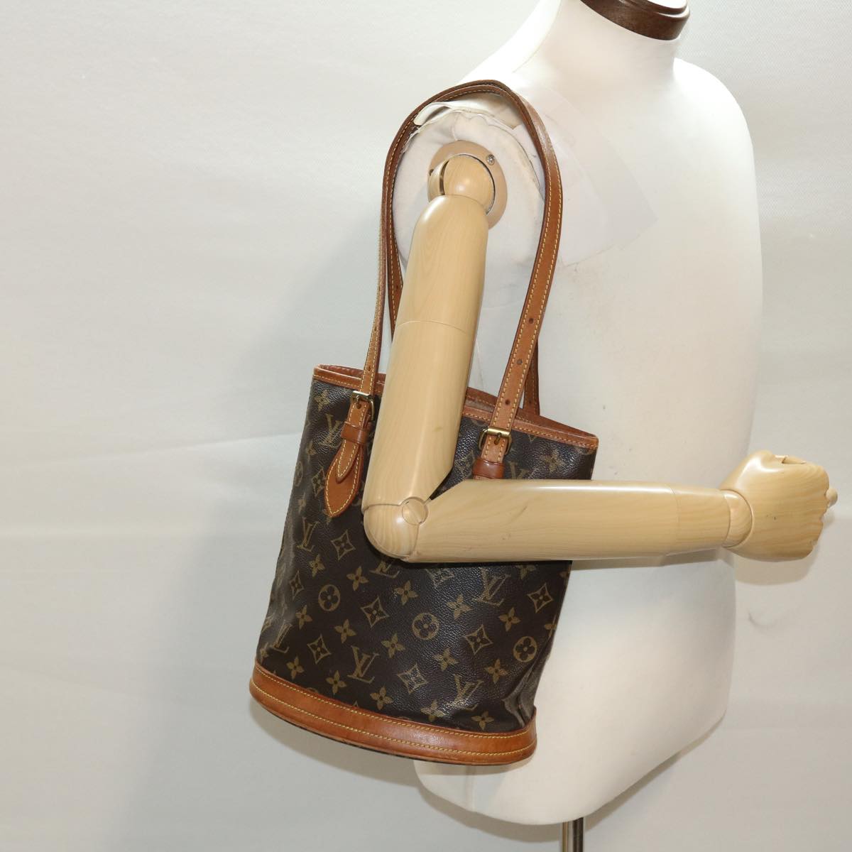 LOUIS VUITTON Monogram Bucket PM Shoulder Bag M42238 LV Auth fm2498