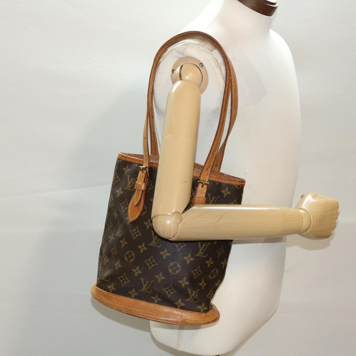 LOUIS VUITTON Monogram Bucket PM Shoulder Bag M42238 LV Auth fm2514