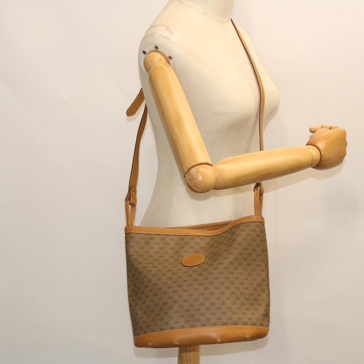 GUCCI Micro GG Canvas Shoulder Bag PVC Leather Beige Auth fm2666