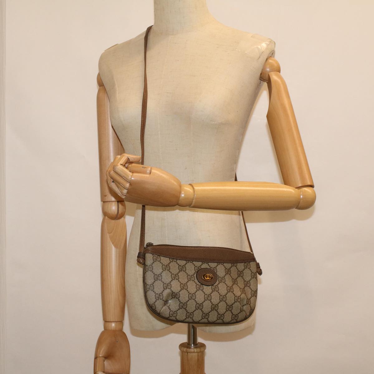 GUCCI GG Canvas Shoulder Bag PVC Leather Beige Auth fm2929