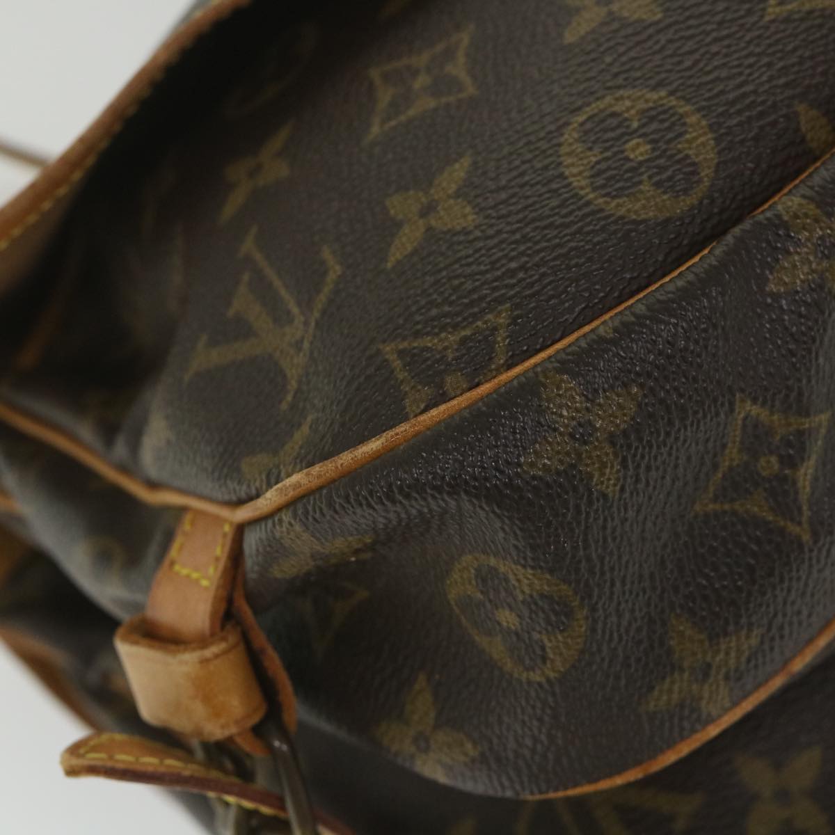 LOUIS VUITTON Monogram Saumur 30 Shoulder Bag M42256 LV Auth fm2954