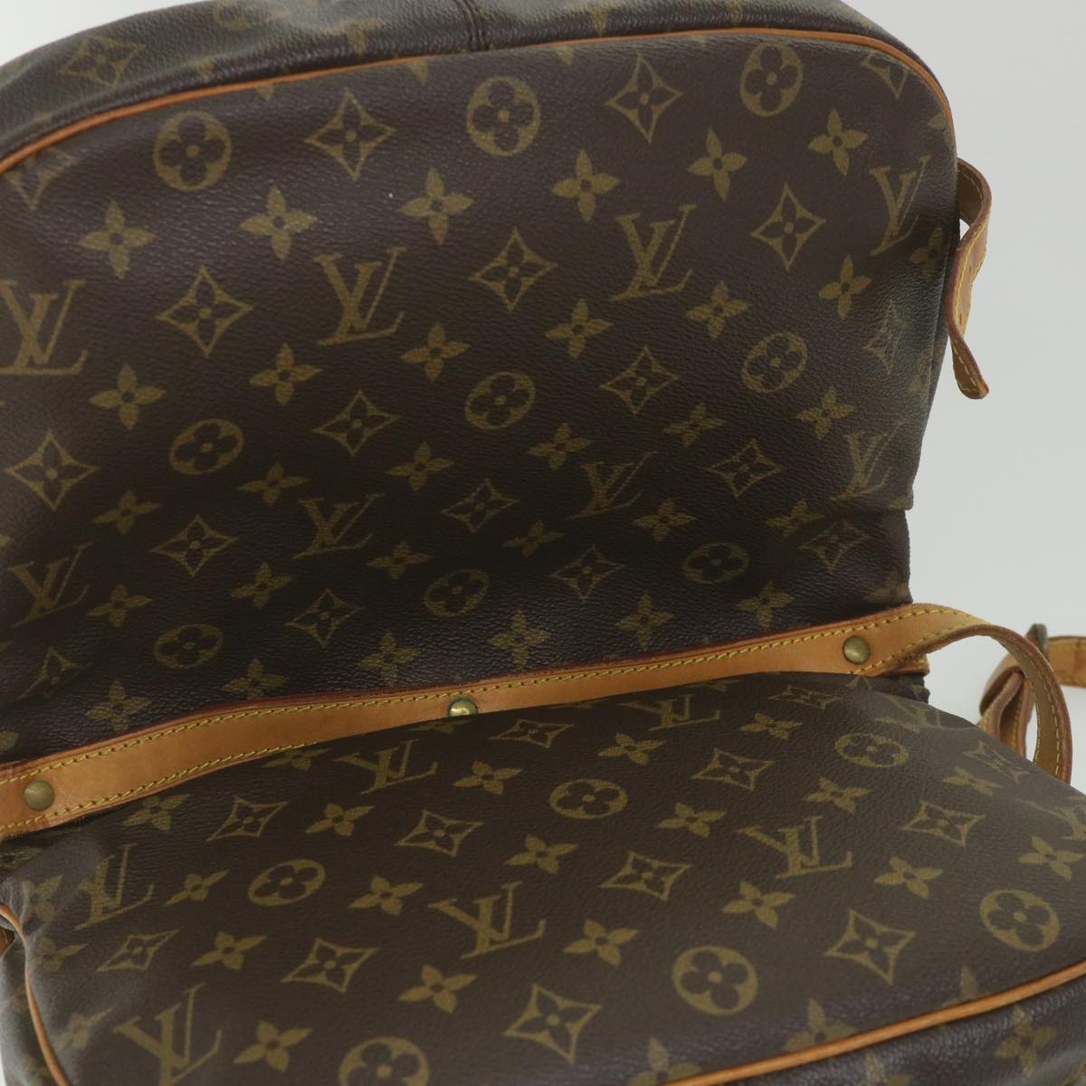 LOUIS VUITTON Monogram Saumur 30 Shoulder Bag M42256 LV Auth fm2954