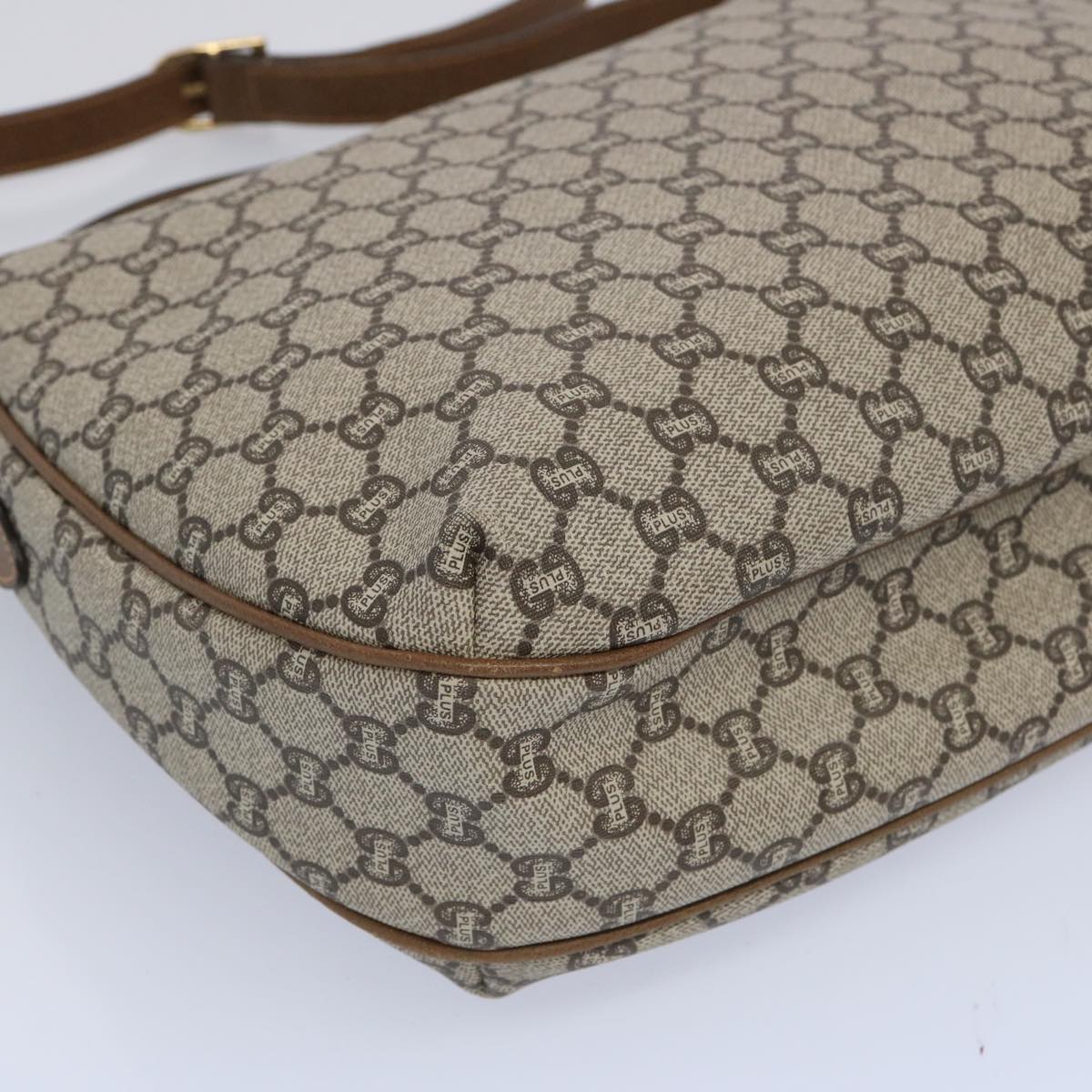 GUCCI GG Plus Supreme Shoulder Bag Beige Auth fm3139