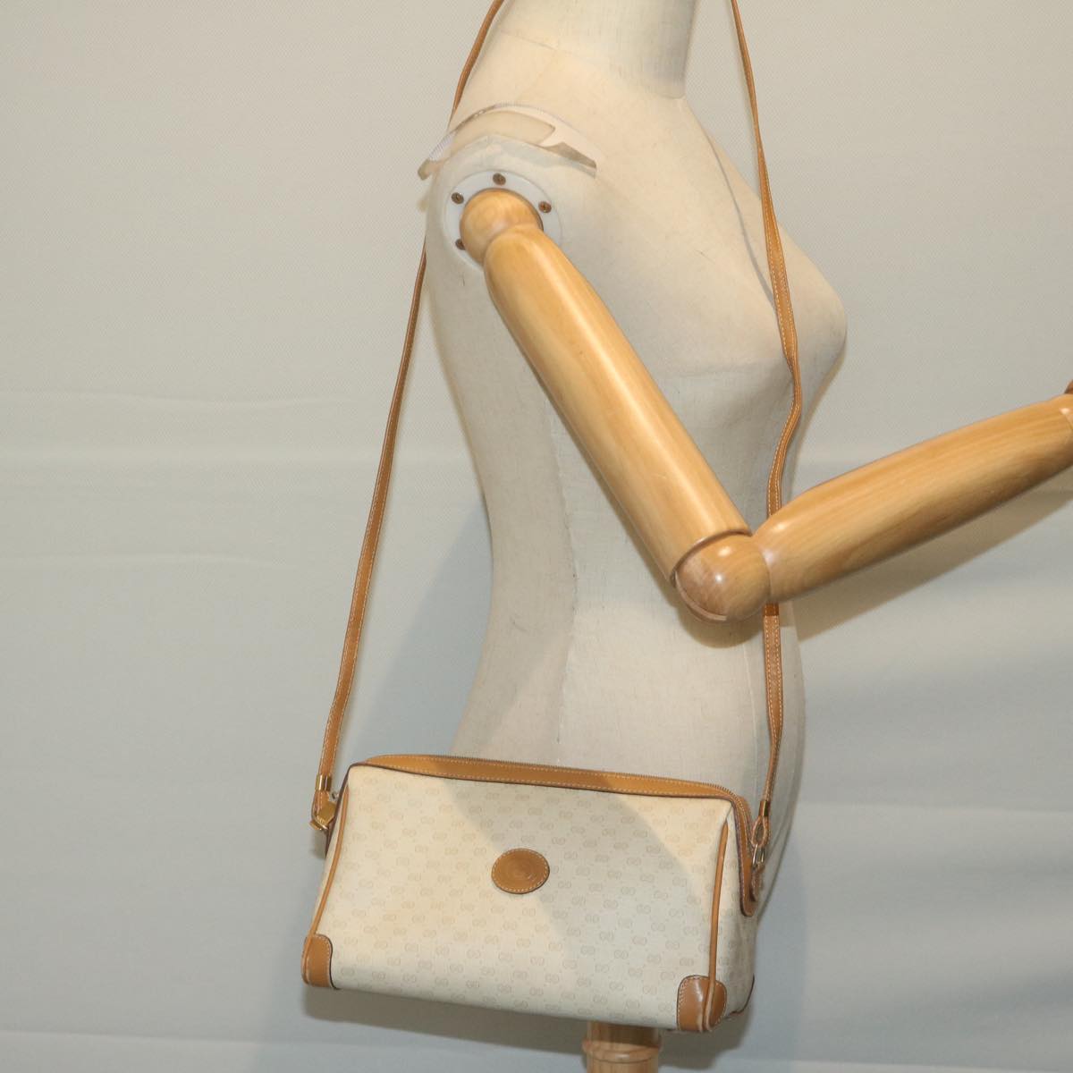 GUCCI Micro GG Canvas Shoulder Bag PVC Beige Auth fm3171