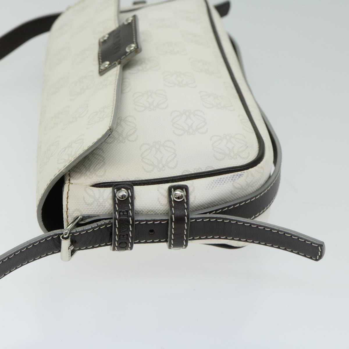 LOEWE Anagram Shoulder Bag PVC White Auth fm3203