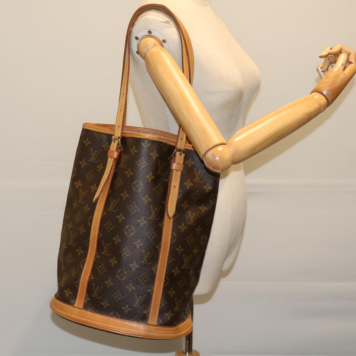 LOUIS VUITTON Monogram Bucket GM Shoulder Bag M42236 LV Auth fm3279