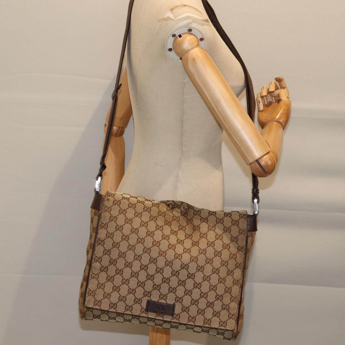 GUCCI GG Canvas Shoulder Bag Beige 146236 Auth fm3333