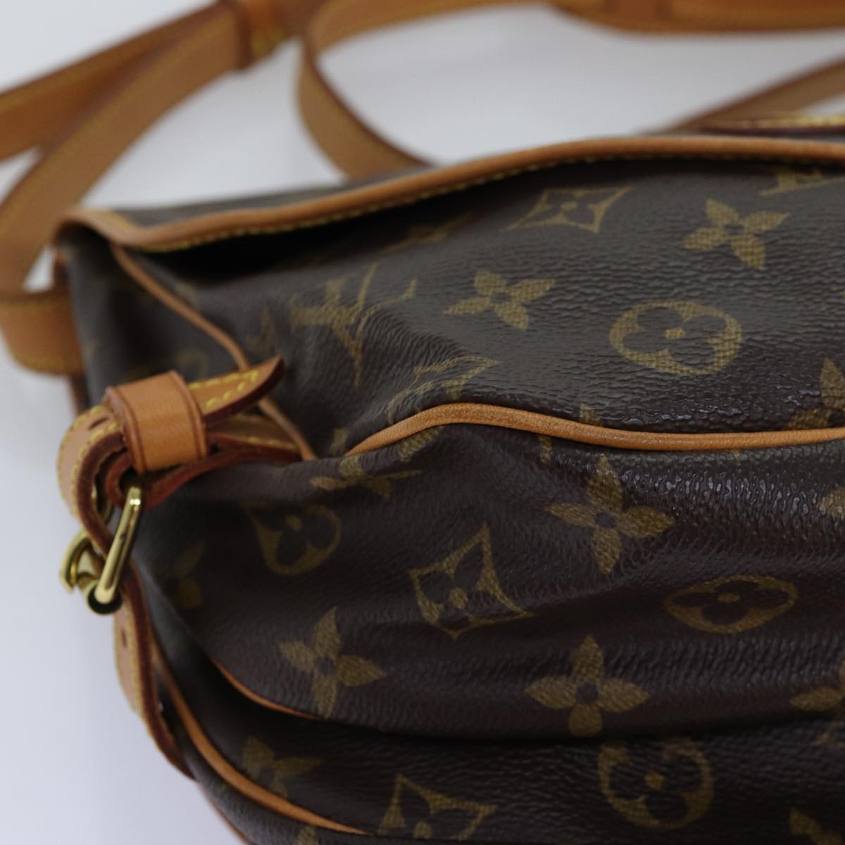 LOUIS VUITTON Monogram Saumur 30 Shoulder Bag M42256 LV Auth fm3388