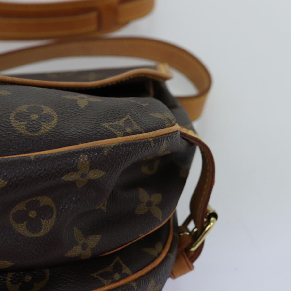 LOUIS VUITTON Monogram Saumur 30 Shoulder Bag M42256 LV Auth fm3388