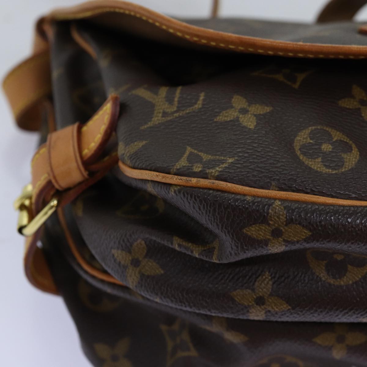 LOUIS VUITTON Monogram Saumur 30 Shoulder Bag M42256 LV Auth fm3388