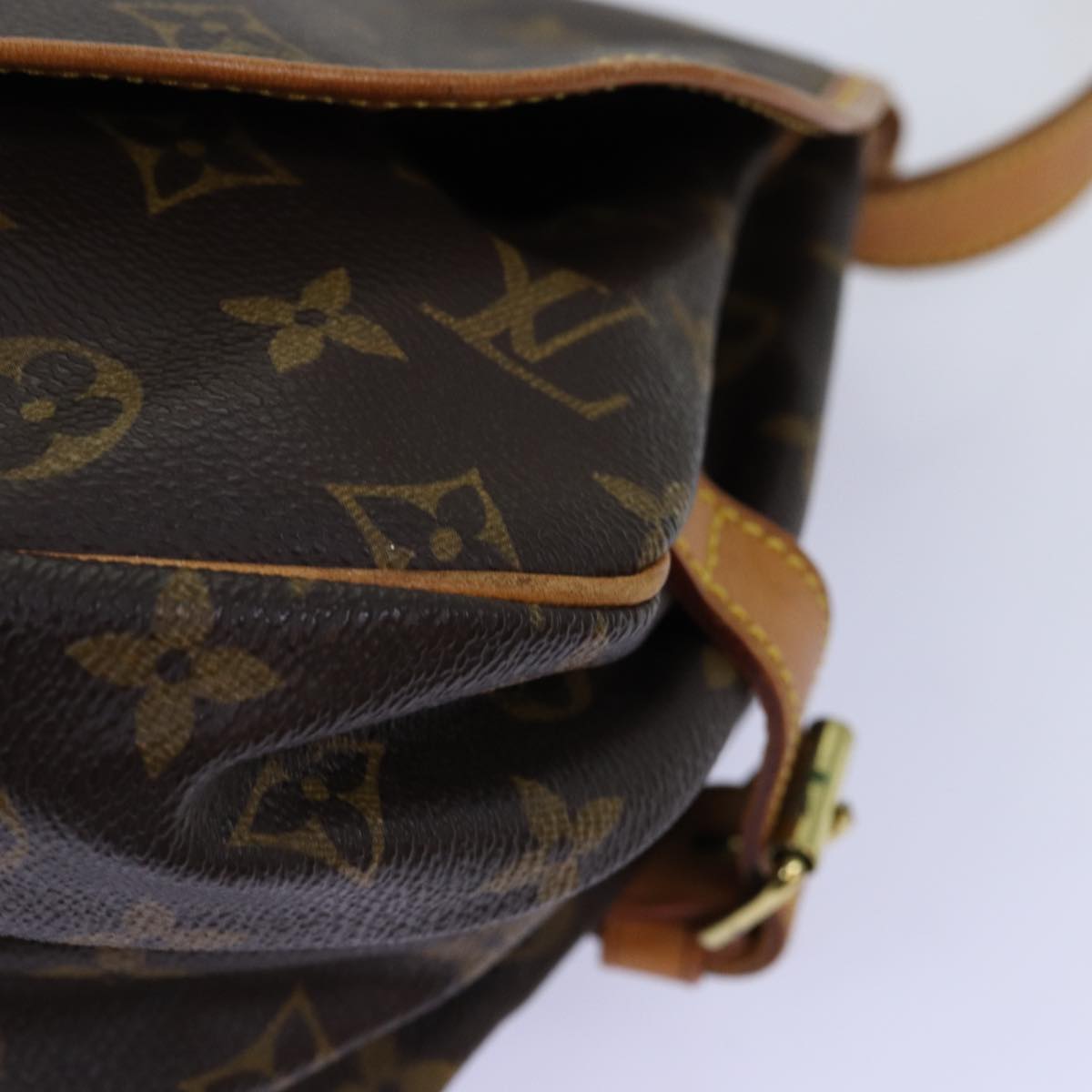 LOUIS VUITTON Monogram Saumur 30 Shoulder Bag M42256 LV Auth fm3388