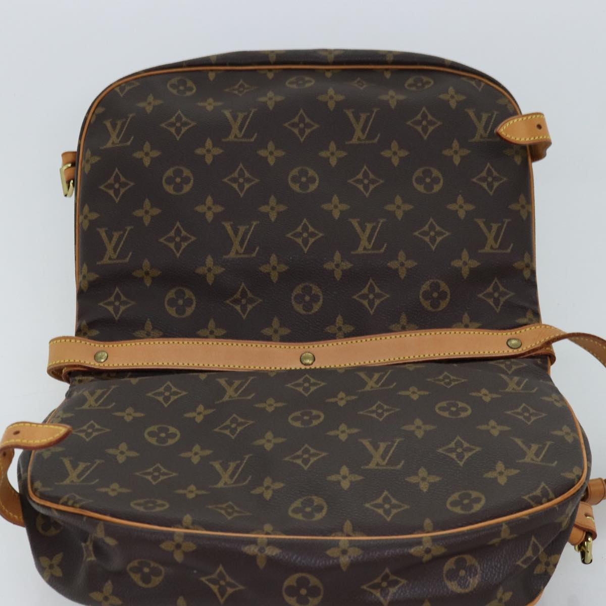 LOUIS VUITTON Monogram Saumur 30 Shoulder Bag M42256 LV Auth fm3388