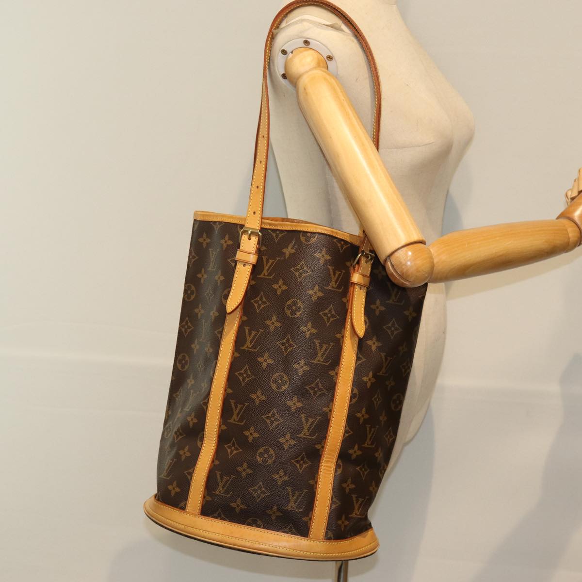 LOUIS VUITTON Monogram Bucket GM Shoulder Bag M42236 LV Auth fm3392