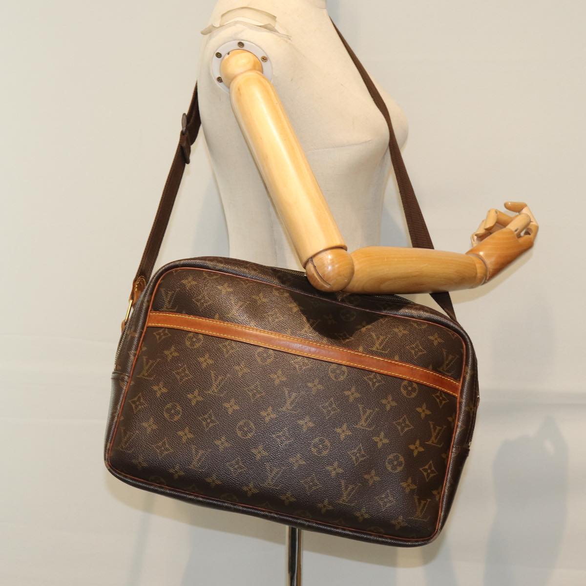 LOUIS VUITTON Monogram Reporter GM Shoulder Bag M45252 LV Auth fm3400