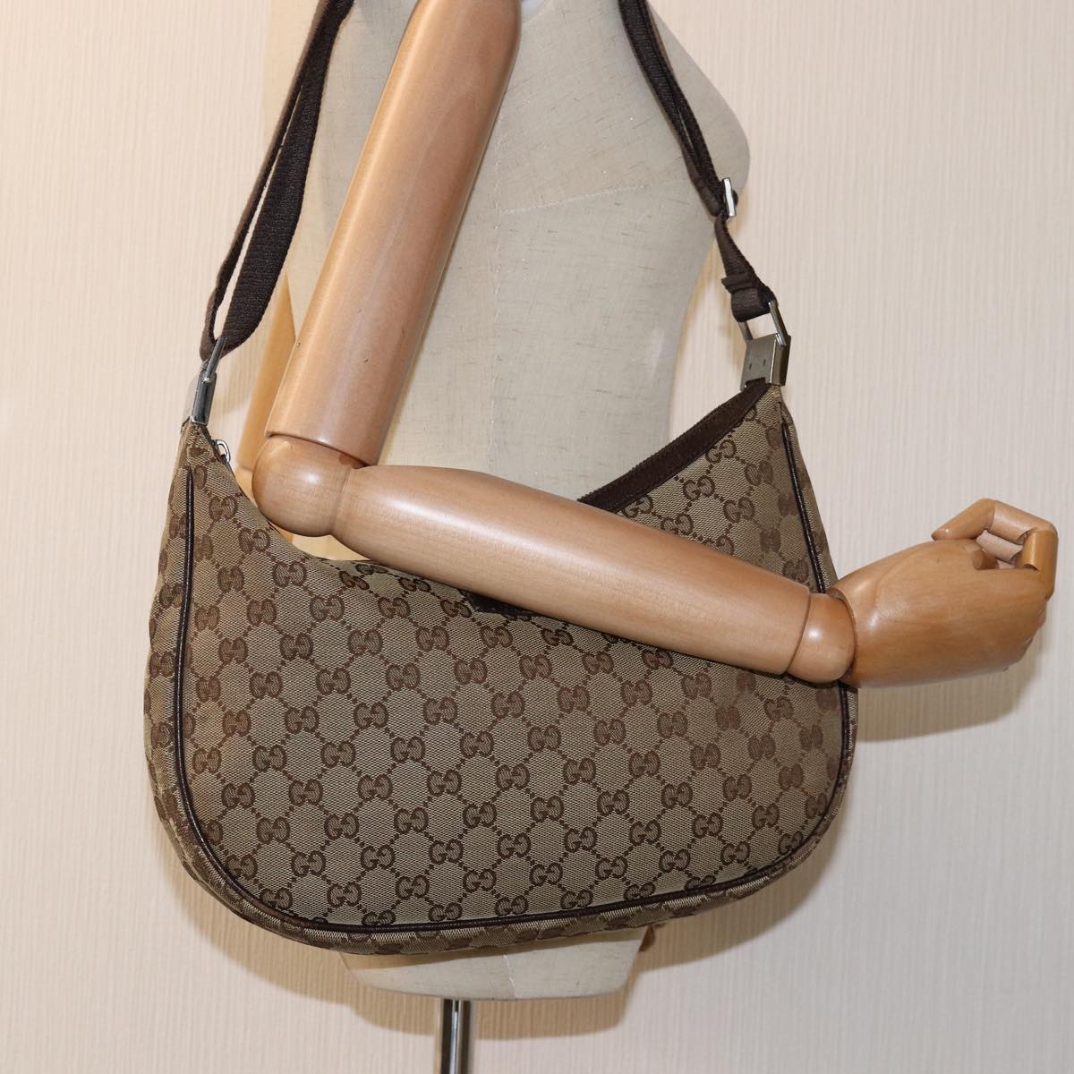 GUCCI GG Canvas Shoulder Bag Beige 122790 Auth fm3429