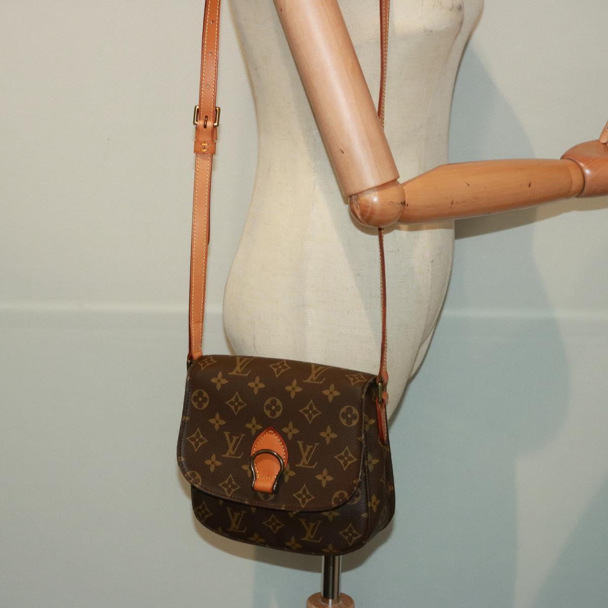 LOUIS VUITTON Monogram Saint Cloud MM Shoulder Bag M51243 LV Auth fm3499