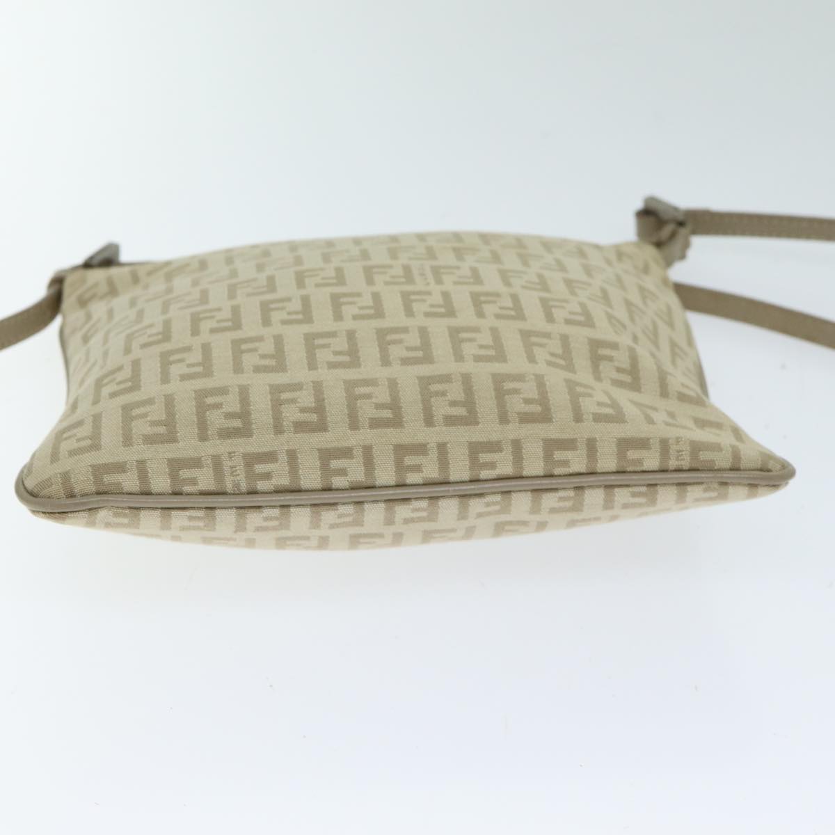 FENDI Zucchino Canvas Shoulder Bag Beige Auth fm3513