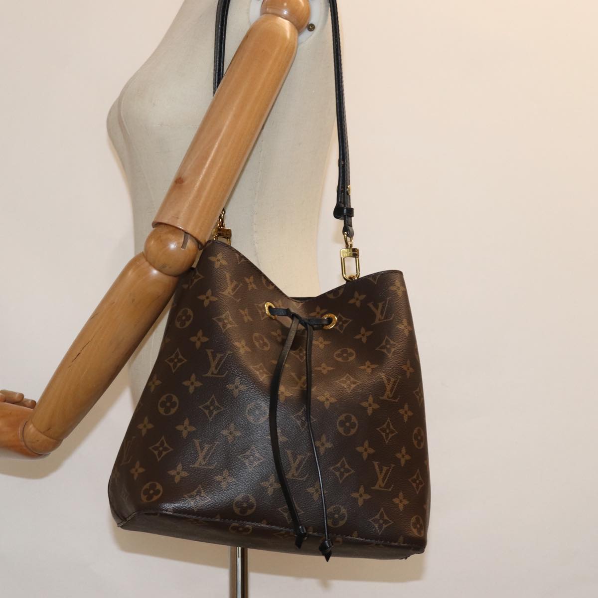 LOUIS VUITTON Monogram Neo Noe Shoulder Bag M45577 LV Auth fm3532A