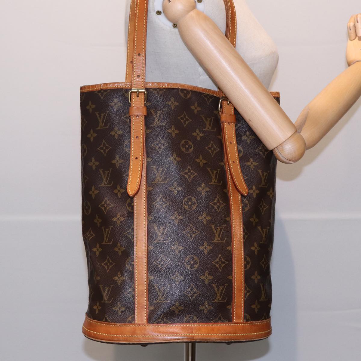 LOUIS VUITTON Monogram Bucket GM Shoulder Bag M42236 LV Auth fm3551