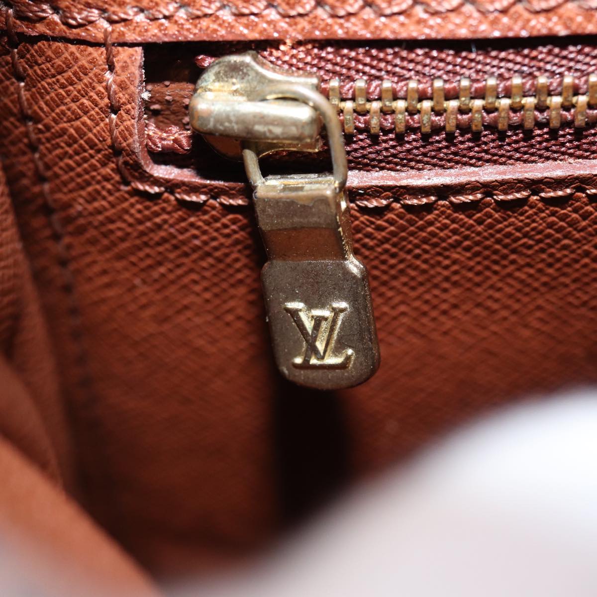 LOUIS VUITTON Monogram Saint Cloud GM Shoulder Bag M51242 LV Auth fm3576