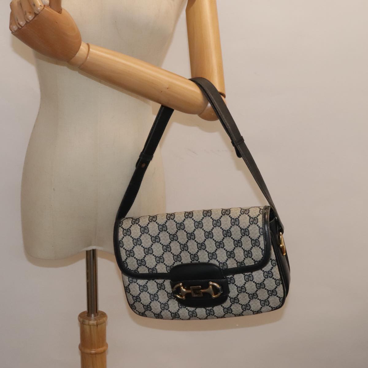 GUCCI GG Supreme Shoulder Bag PVC Leather Navy Gold Auth fm3802