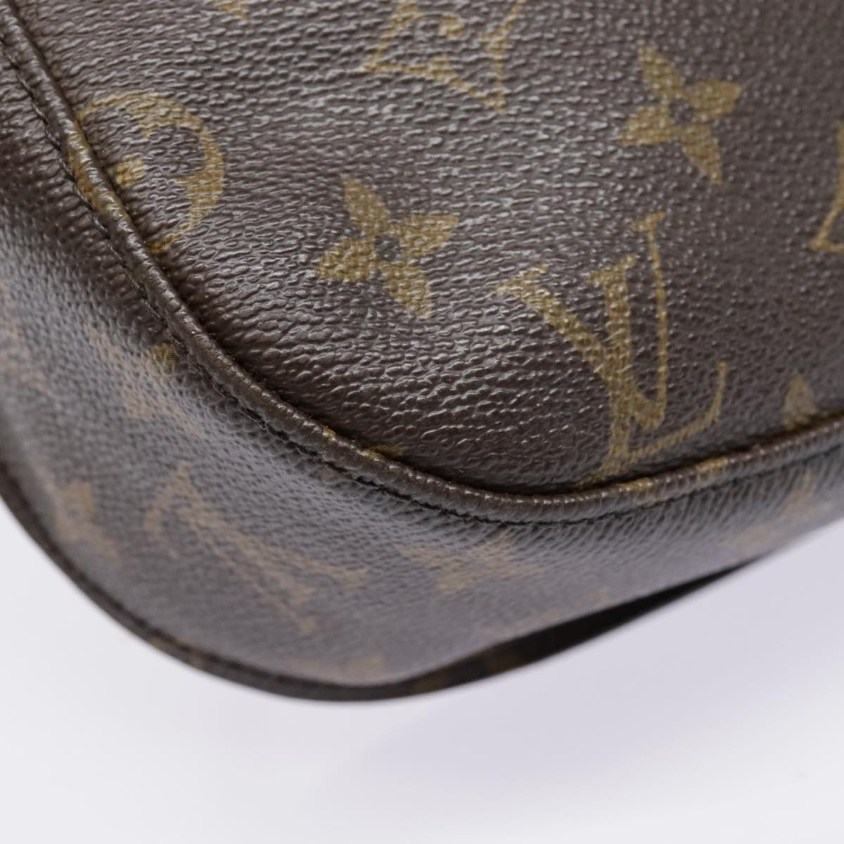 LOUIS VUITTON Monogram Saint Cloud GM Shoulder Bag M51242 LV Auth fm3856