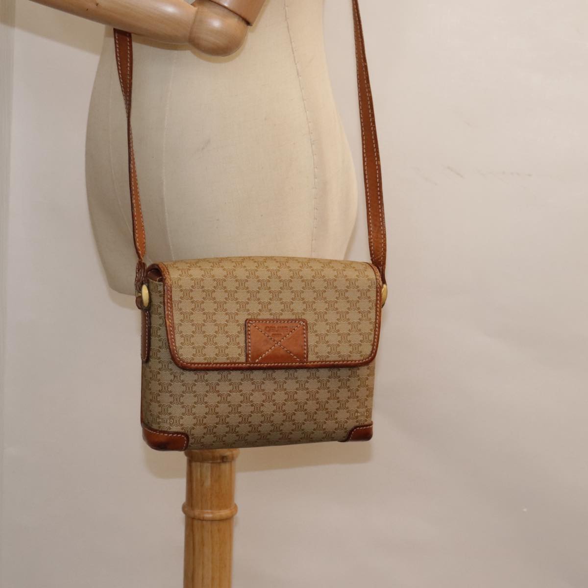 CELINE Macadam Canvas Shoulder Bag Beige Gold Auth fm3863