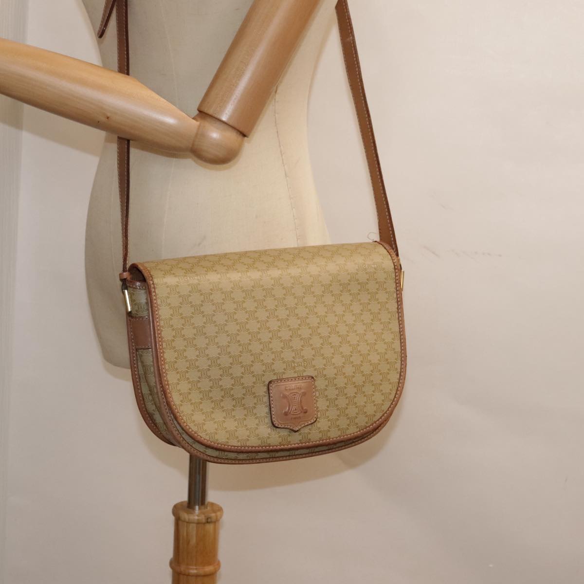 CELINE Macadam Canvas Shoulder Bag Beige Gold Auth fm3890