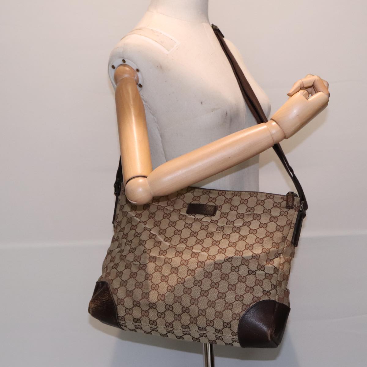 GUCCI GG Canvas Shoulder Bag Beige Auth fm3898