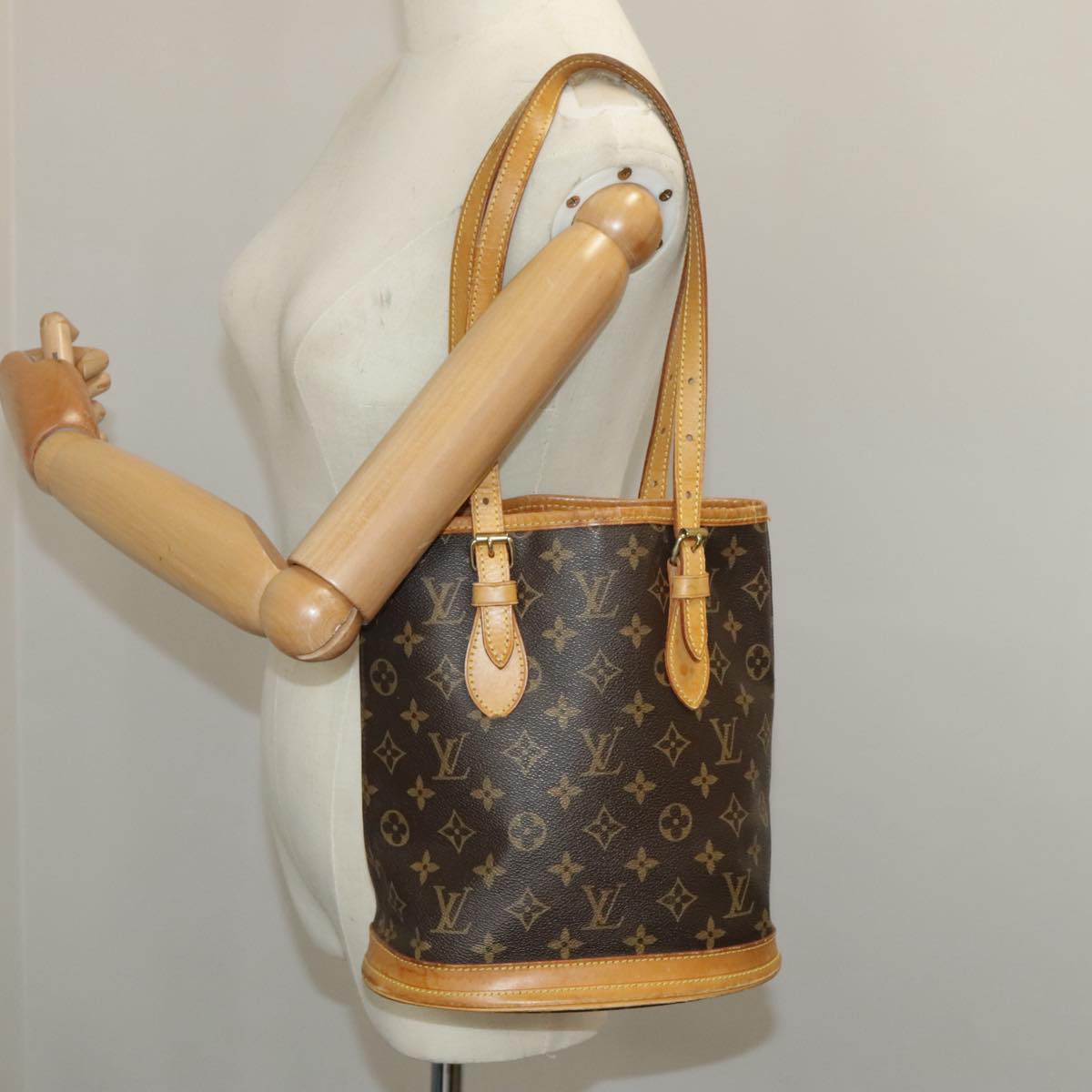 LOUIS VUITTON Monogram Bucket PM Shoulder Bag M42238 LV Auth fm4122