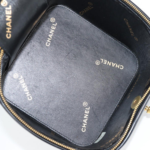 CHANEL Matelasse Vanity Hand Bag Patent leather Black Gold CC Auth fm4820V