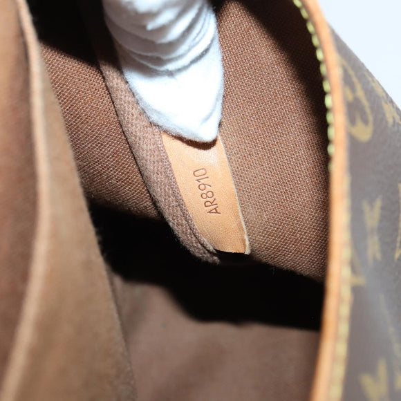 LOUIS VUITTON Monogram Saumur 35 Shoulder Bag M42254 LV Auth fm4858