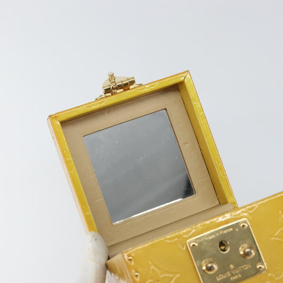 LOUIS VUITTON Monogram Vernis Bleecker Cosmetic Pouch Beige M91002 Auth gh1193