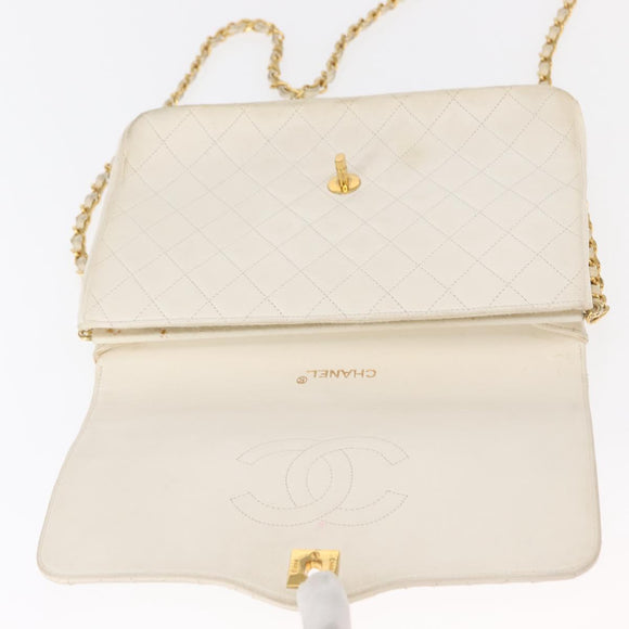 CHANEL Matelasse 25 Chain Shoulder Bag Leather White Gold CC Auth gh1552