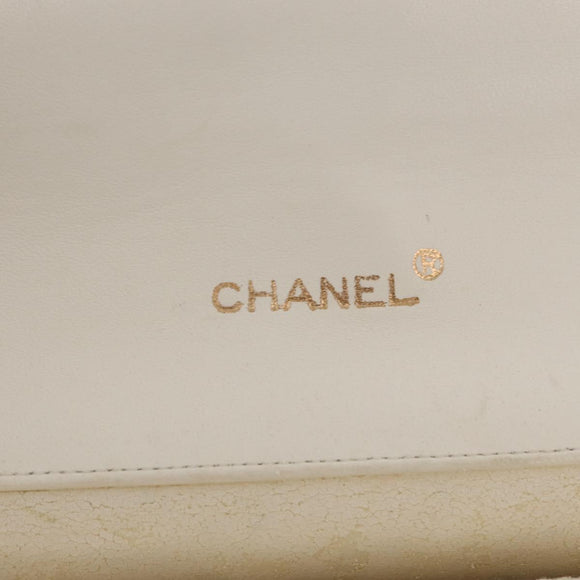 CHANEL Matelasse 25 Chain Shoulder Bag Leather White Gold CC Auth gh1552
