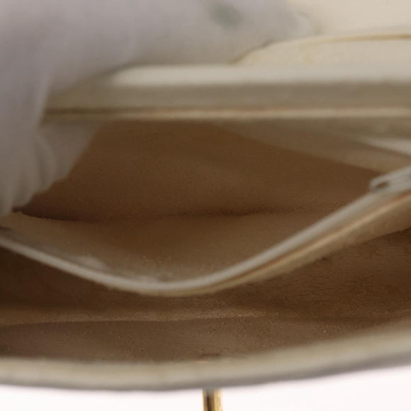 CHANEL Matelasse 25 Chain Shoulder Bag Leather White Gold CC Auth gh1552