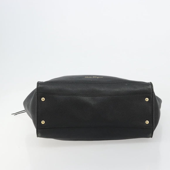 Salvatore Ferragamo Gancini Tragetasche Leder Schwarz Gold Auth gh2138