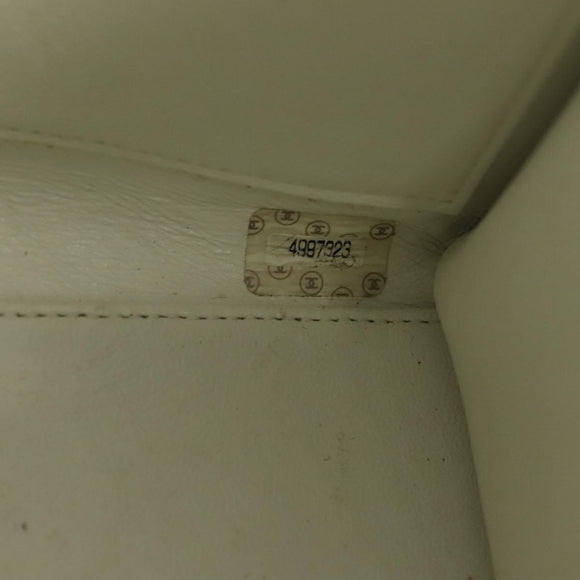 CHANEL Matelasse Chain Shoulder Bag Caviar Skin White Gold CC Auth gh580