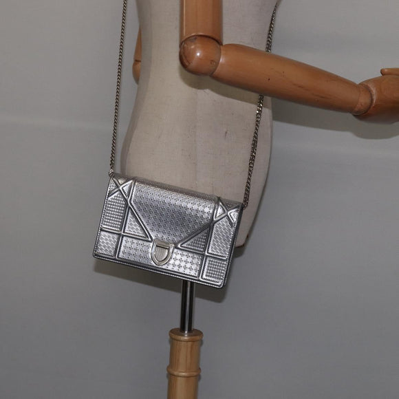 Christian Dior Chain Diorama Shoulder Bag Leather Silver Auth gh990