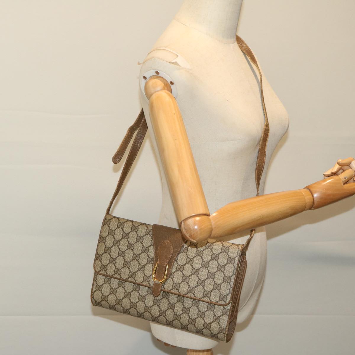 GUCCI GG Supreme Shoulder Bag PVC Beige 904 02 050 Auth hk1157